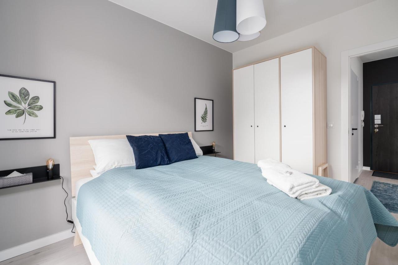 Stara Cegielnia Lake View Apartment By Renters Prestige Poznan Bagian luar foto