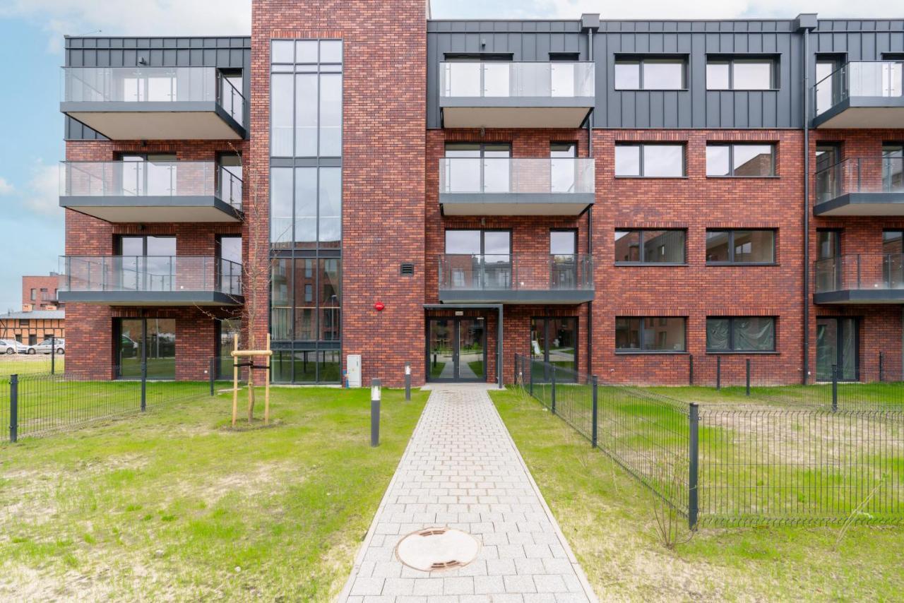 Stara Cegielnia Lake View Apartment By Renters Prestige Poznan Bagian luar foto