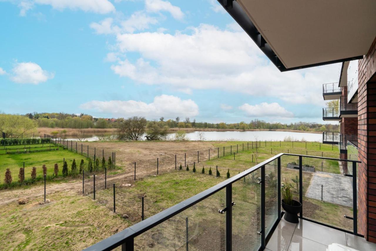Stara Cegielnia Lake View Apartment By Renters Prestige Poznan Bagian luar foto